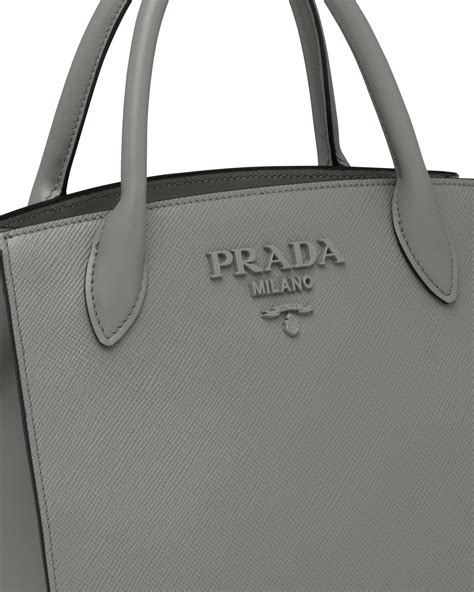 prada monochrome tasche aus saffiano leder|Prada Monochrome small Saffiano bag.